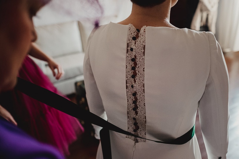 Vestidos de novia con detalles en color