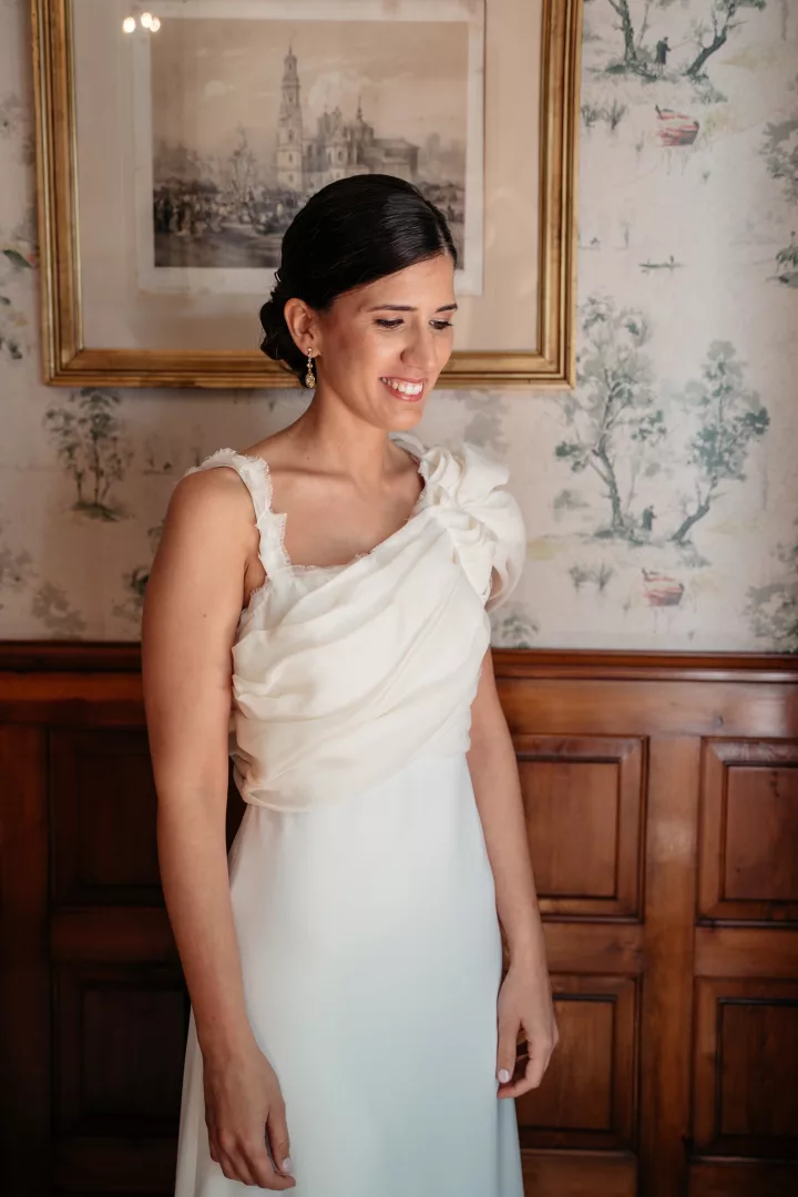 vestido de novia asimetrico